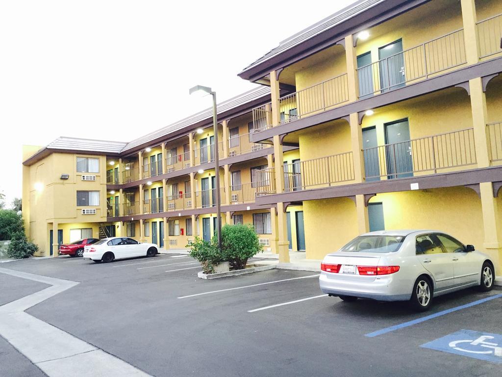 Simply Home Inn & Suites - Riverside Esterno foto