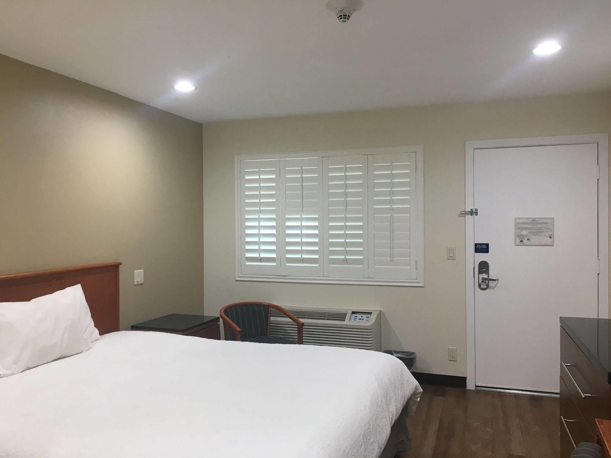 Simply Home Inn & Suites - Riverside Esterno foto