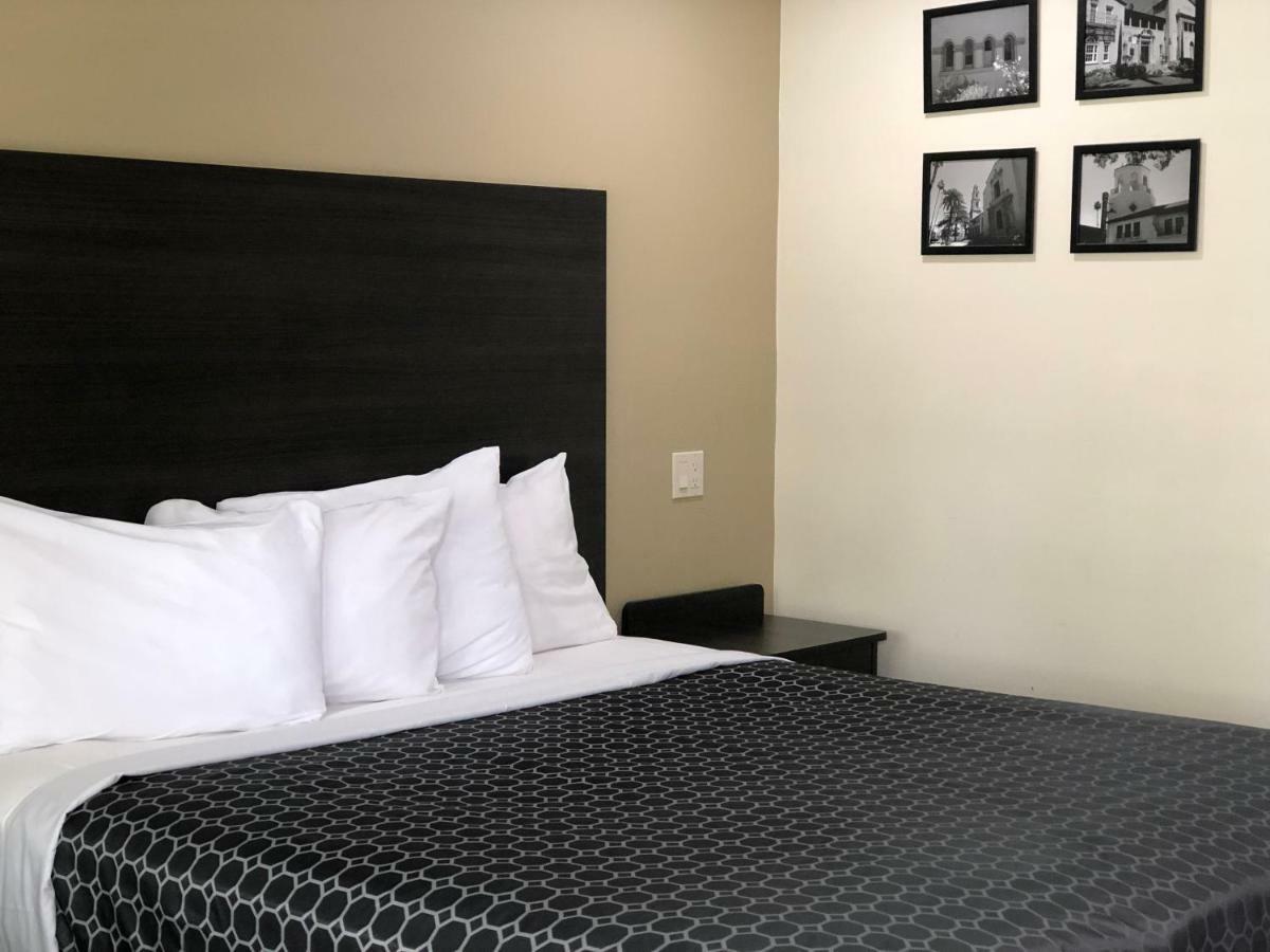 Simply Home Inn & Suites - Riverside Esterno foto