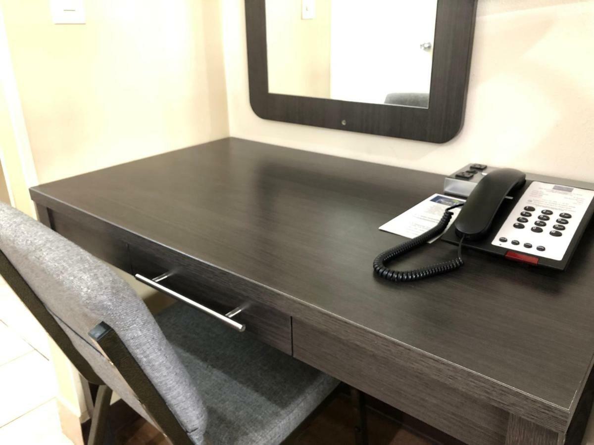 Simply Home Inn & Suites - Riverside Esterno foto